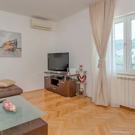 Apartment By The Sea Slatine, Ciovo - 11047 *