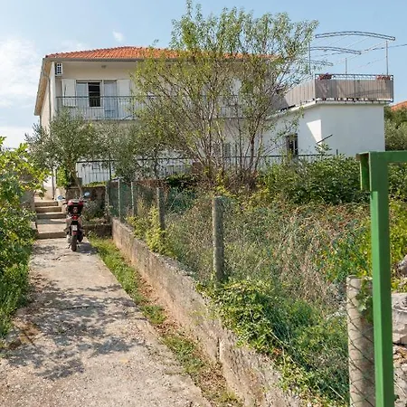 公寓 By The Sea Slatine, Ciovo - 11047 *